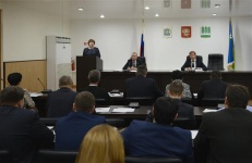 Вчера глава Березовского района Владимир Фомин провел заседание Совета по инвестиционной политике Березовского района